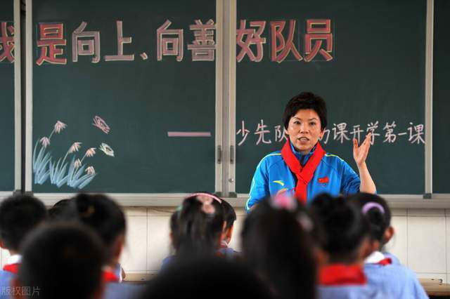 评审团评价其;细腻、有力地展现了一个夹在家庭亲缘与个人未来之间、忠诚与新欢之间的男人形象